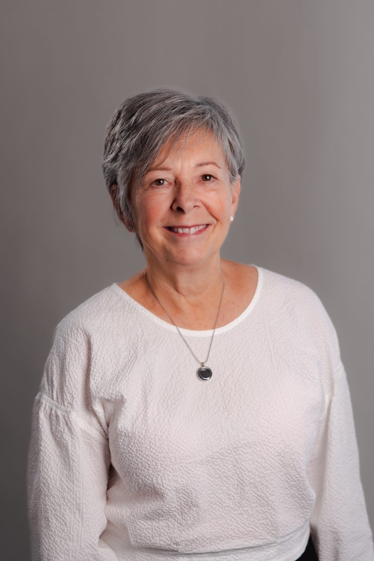 Lorraine Gendron, Comptable