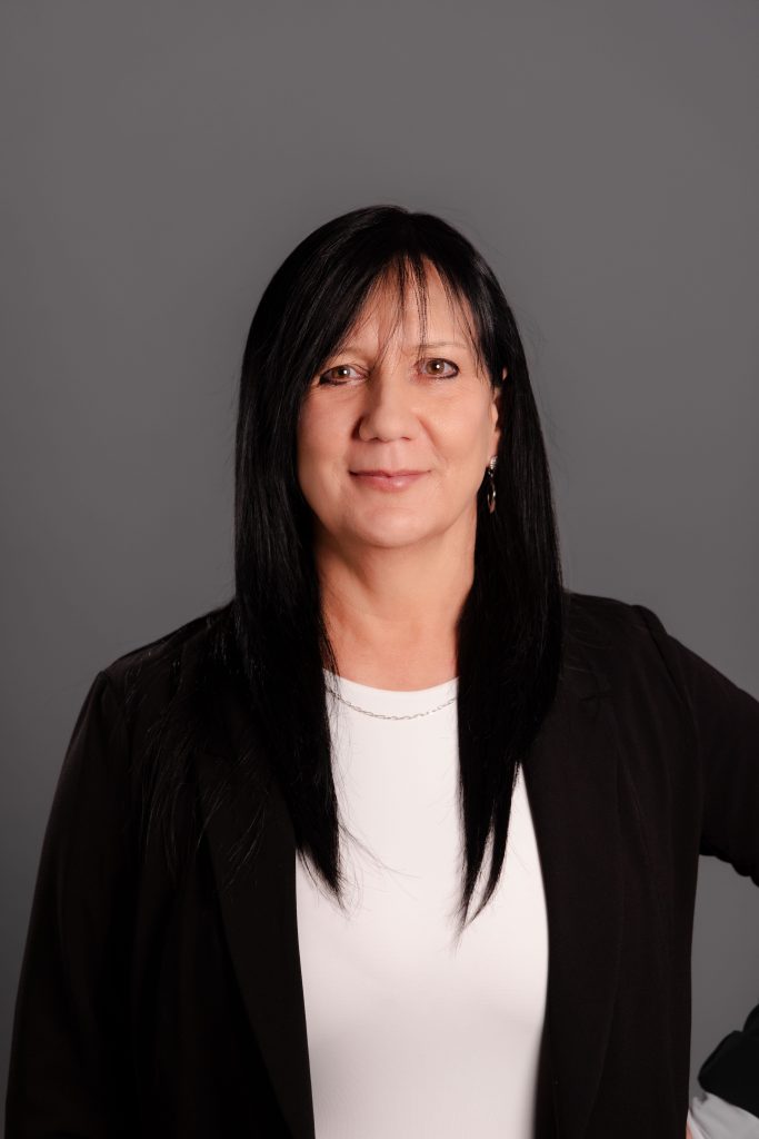 Nathalie Harvey, Customer Service Agent